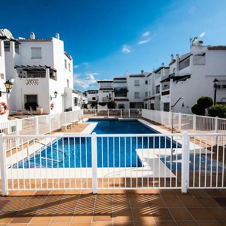 Puerto De La Duquesa Beach Apartment Кастильо-де-Сабинильяс Экстерьер фото