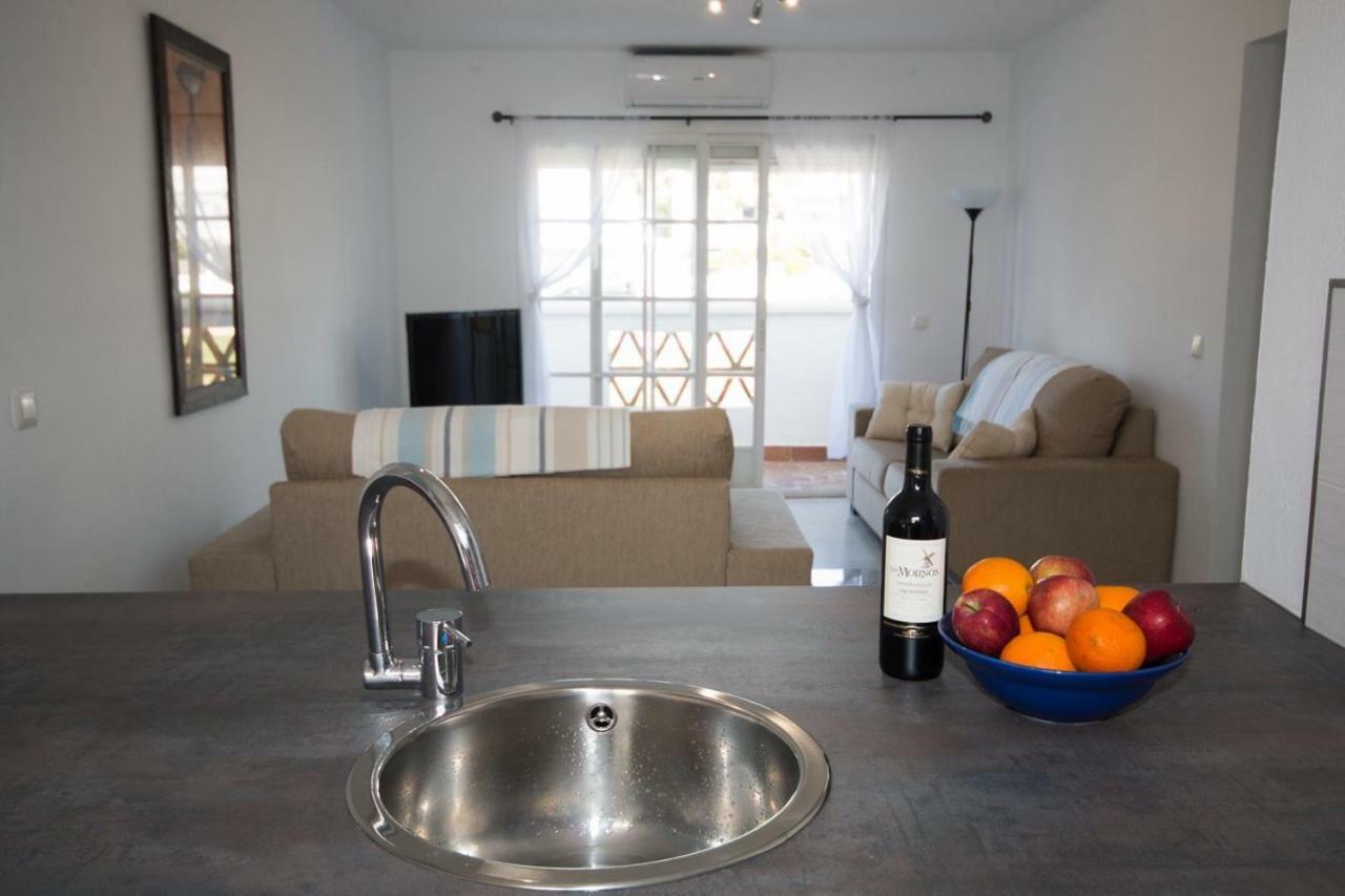 Puerto De La Duquesa Beach Apartment Кастильо-де-Сабинильяс Экстерьер фото