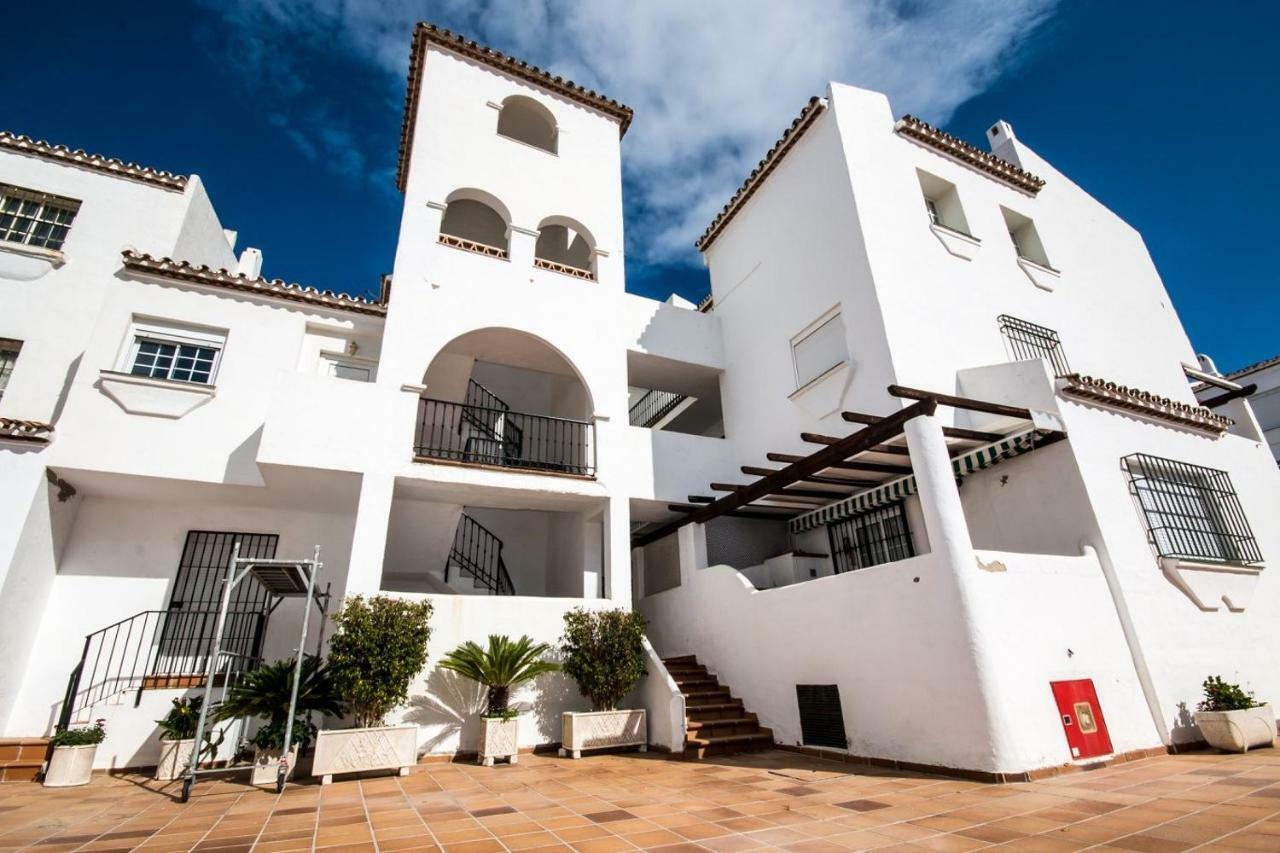 Puerto De La Duquesa Beach Apartment Кастильо-де-Сабинильяс Экстерьер фото