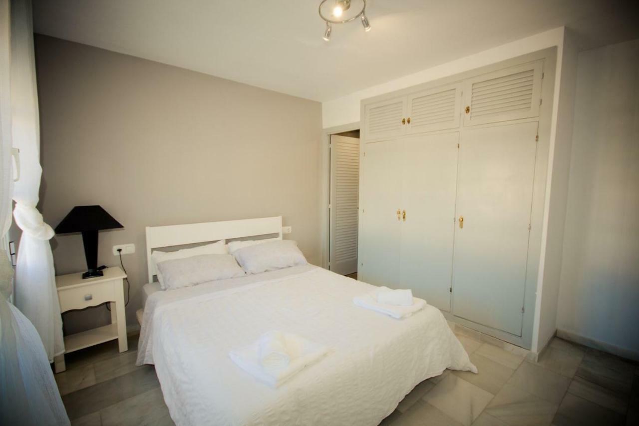 Puerto De La Duquesa Beach Apartment Кастильо-де-Сабинильяс Экстерьер фото