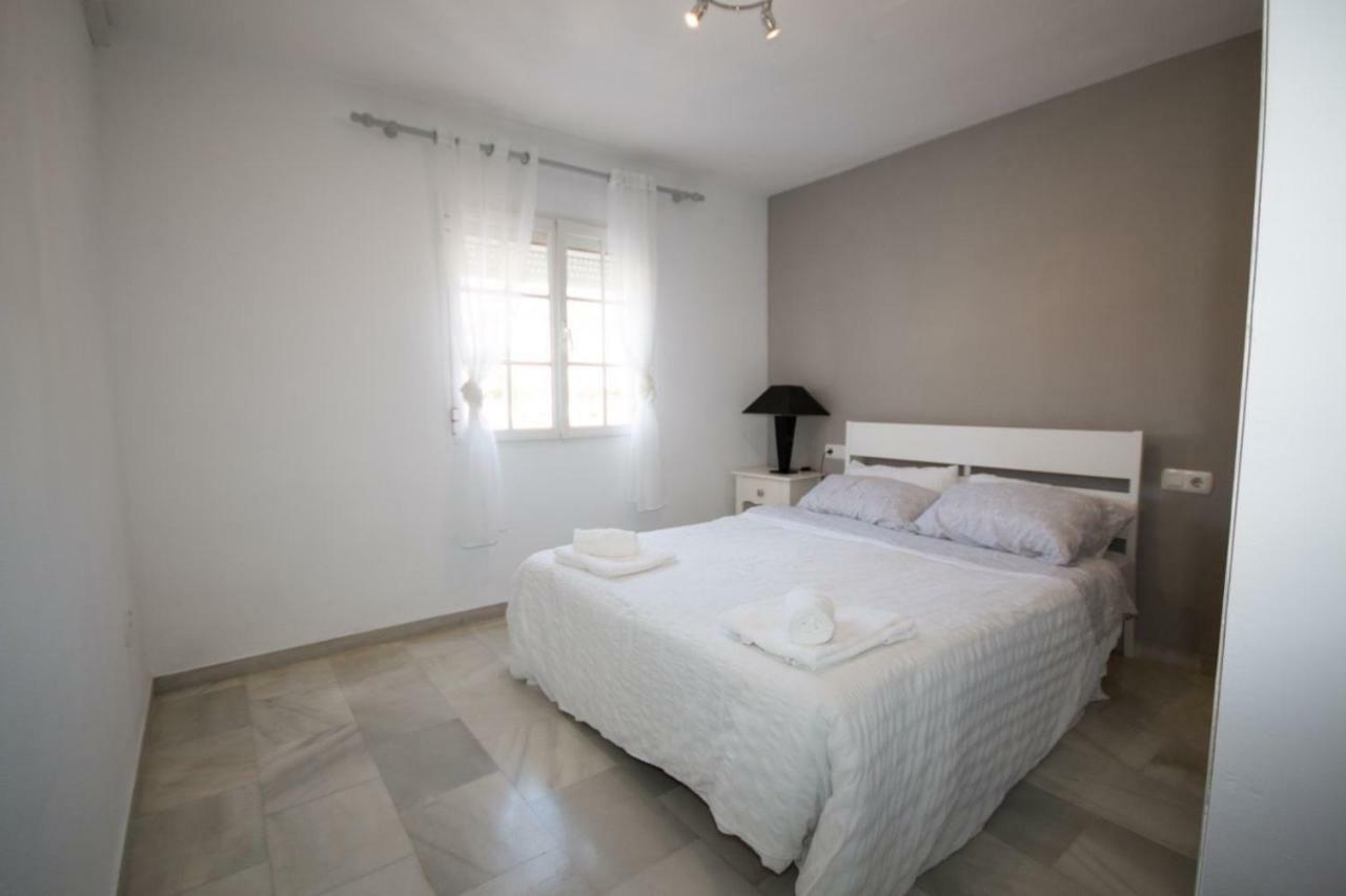 Puerto De La Duquesa Beach Apartment Кастильо-де-Сабинильяс Экстерьер фото