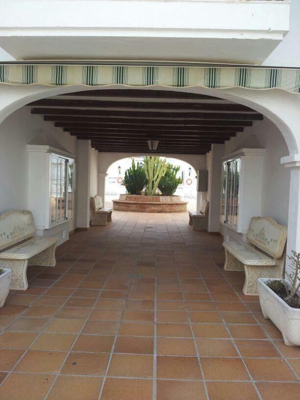 Puerto De La Duquesa Beach Apartment Кастильо-де-Сабинильяс Экстерьер фото