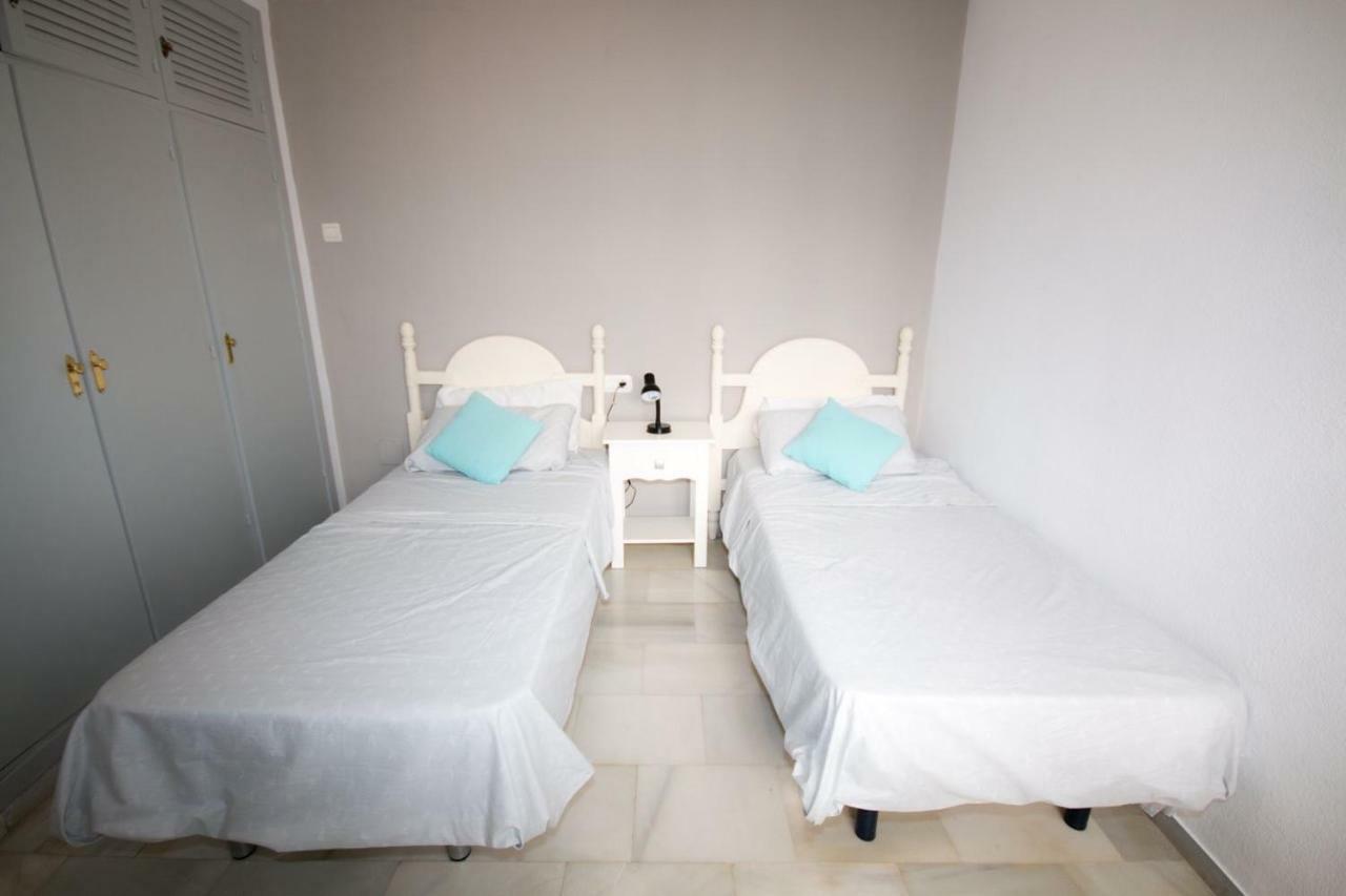 Puerto De La Duquesa Beach Apartment Кастильо-де-Сабинильяс Экстерьер фото