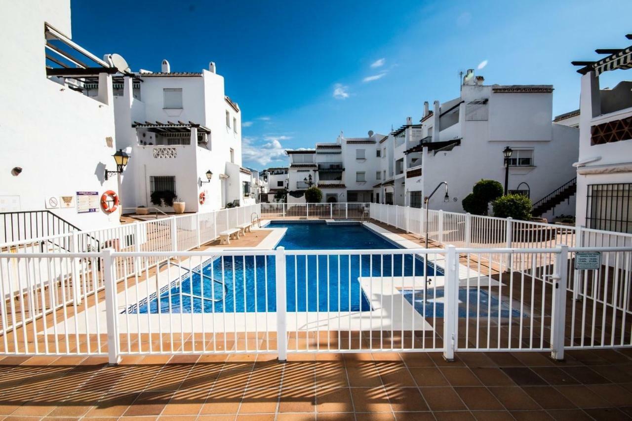 Puerto De La Duquesa Beach Apartment Кастильо-де-Сабинильяс Экстерьер фото