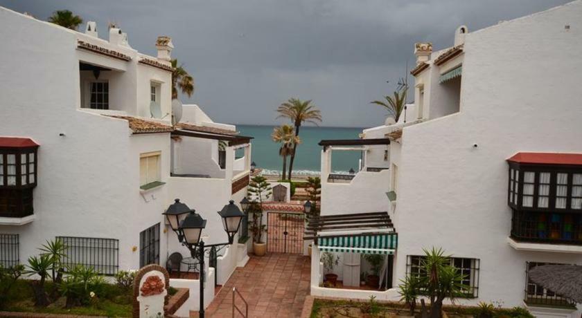 Puerto De La Duquesa Beach Apartment Кастильо-де-Сабинильяс Экстерьер фото